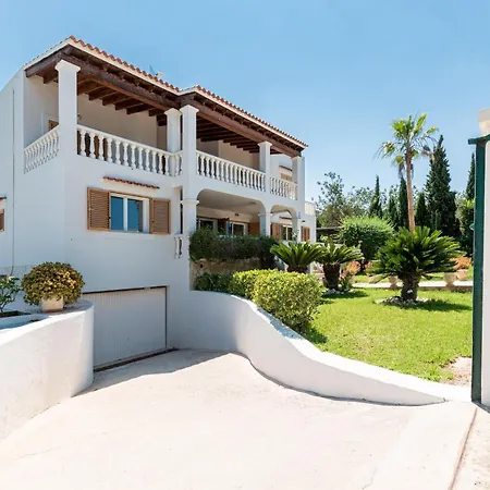 Friends & Family Friendly 5 Bedroom In Jesus Villa *