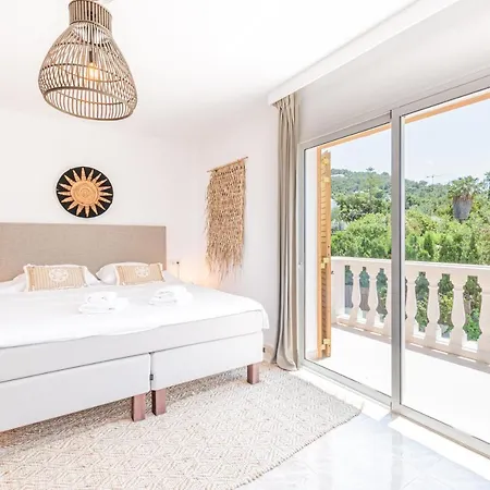 Friends & Family Friendly 5 Bedroom In Jesus * Santa Eularia des Riu