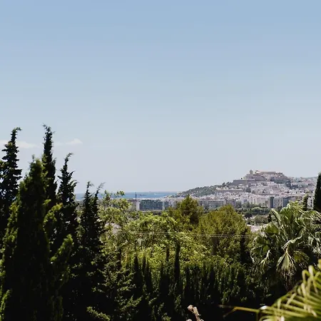 Friends & Family Friendly 5 Bedroom In Jesus * Santa Eularia des Riu