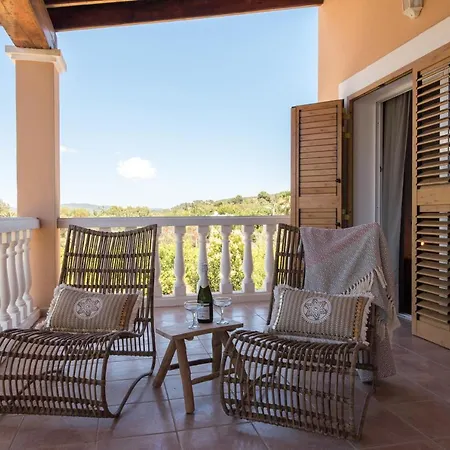 Friends & Family Friendly 5 Bedroom In Jesus Santa Eulària des Riu