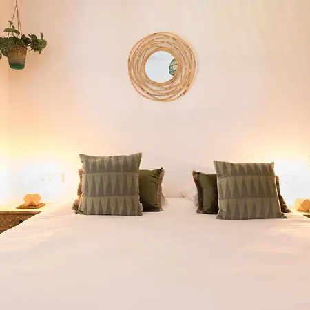 Friends & Family Friendly 5 Bedroom In Jesus Santa Eularia des Riu