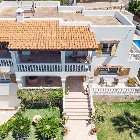 Friends & Family Friendly 5 Bedroom In Jesus Villa Santa Eularia des Riu