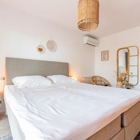 Friends & Family Friendly 5 Bedroom In Jesus Santa Eulària des Riu