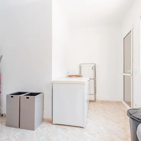Friends & Family Friendly 5 Bedroom In Jesus Villa *